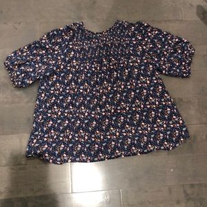 Medium Knox Rose brand flowy blouse. Dark blue with flowers